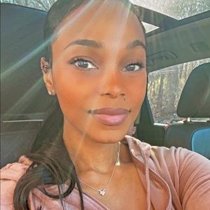 Meet your Posher, Lydia